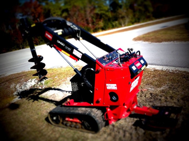 General Rental toro Dingo 427 wide track